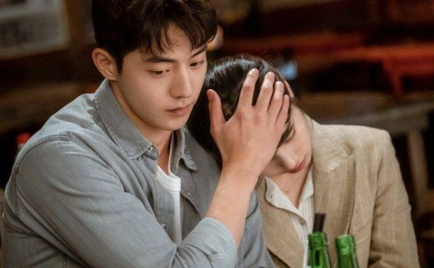 獅子男偷偷喜歡你的12個暗戀跡象：行為分析與應對全攻略