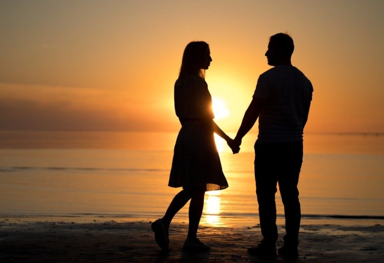 水瓶男雙魚女結婚指南：風與水的婚姻如何長久幸福？