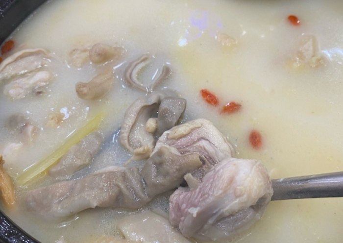 胡椒豬肚雞 胡椒豬肚雞